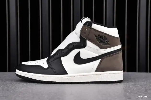 Husky MOCHA HIGH 555088-105 AIR DARK JORDAN 1 RETRO 0508